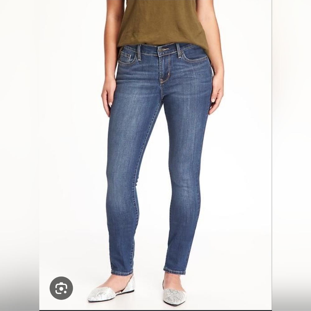 Old Navy Original Mid-Rise Classic Relaxed Skinny Blue Jeans Size 14 Medium Wash